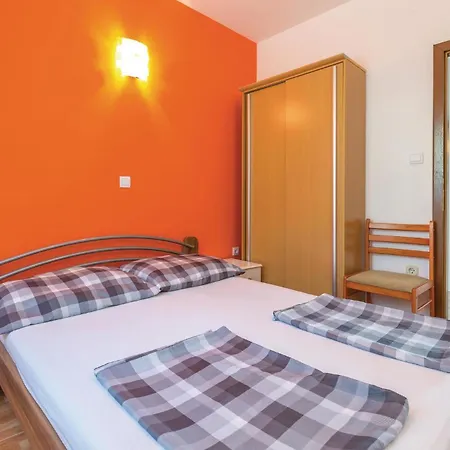 Hotel With Sea View 02