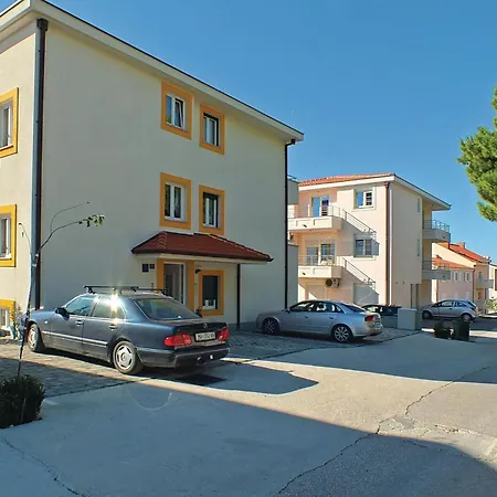 With Sea View 02 Apartman *