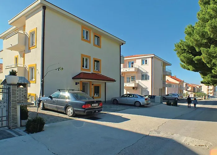 With Sea View 02 Apartman *